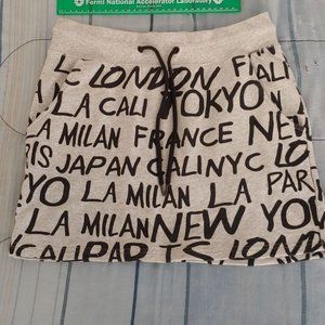 Forever 21 sportsy skirt with pockets size M